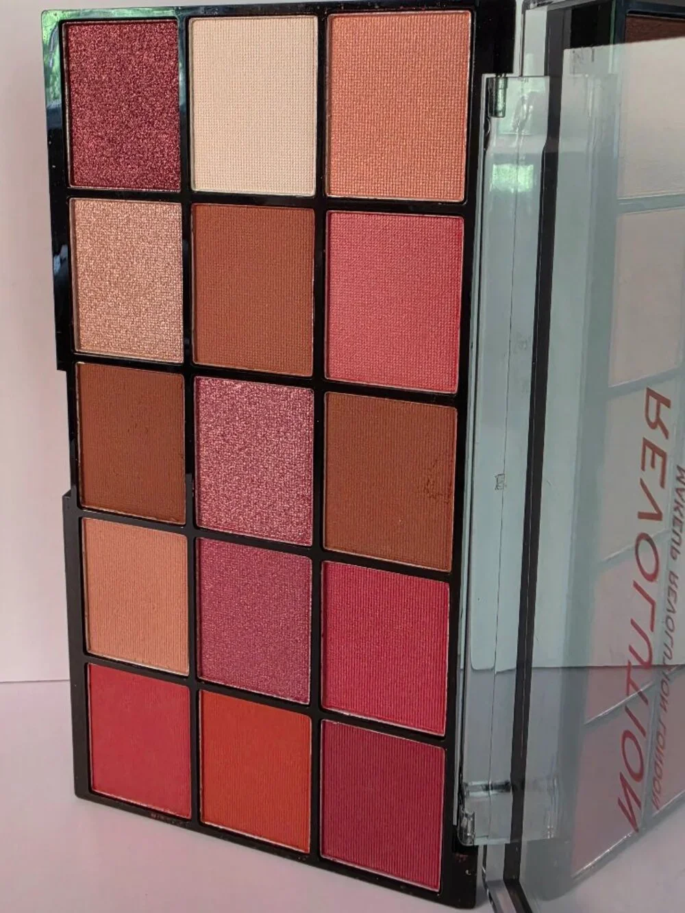 Revolution Reloaded Neutrals 2 Eyeshadow Palette .